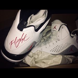 New Jordan flight basketball shoes